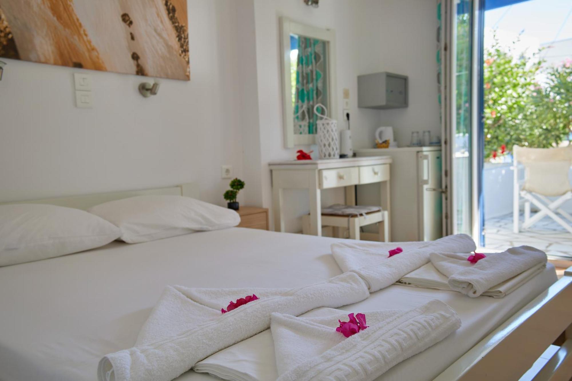 Theologos Place Antiparos Town Extérieur photo